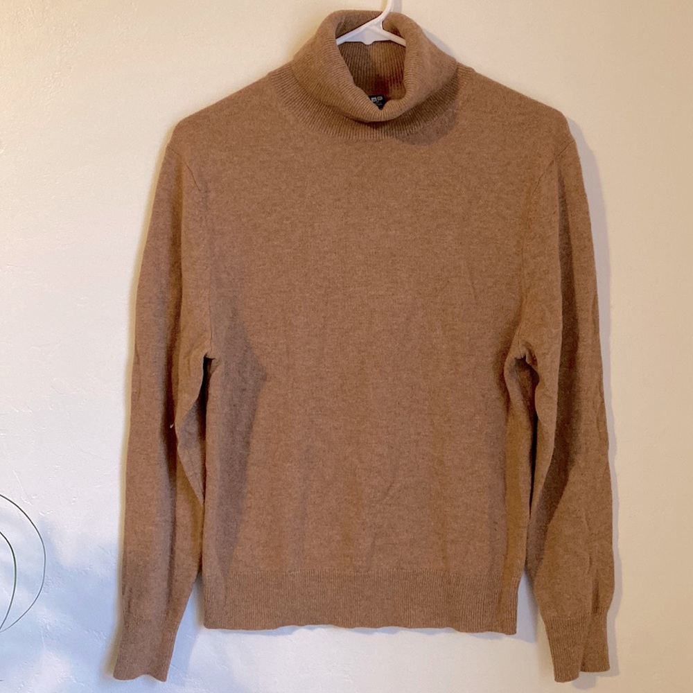 Uniqlo 100% cashmere beige turtleneck sweater
